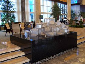 HOTEL GRAND ABU DHABI SPOJENÉ ARABSKÉ EMIRÁTY FONTÁNA