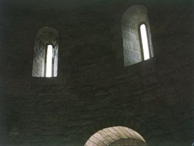 ROMÁNSKÁ ROTUNDA ŘÍP, tavená plastika